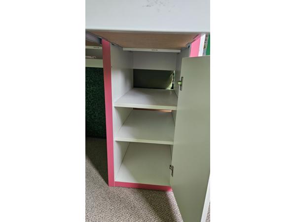 Kinderbureau wit met roze
