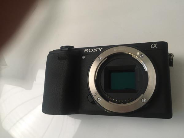 Sony A6400 + Sigma 30mm F1.4 DC DN Zo goed als nieuw