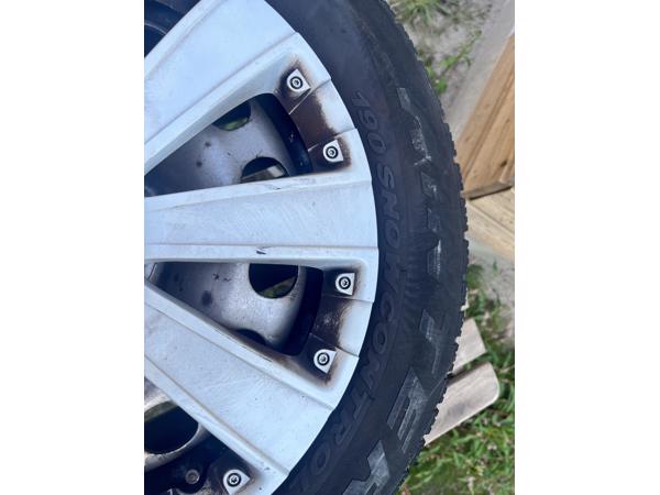 Set Pirelli Winterbanden 15 inch met velg