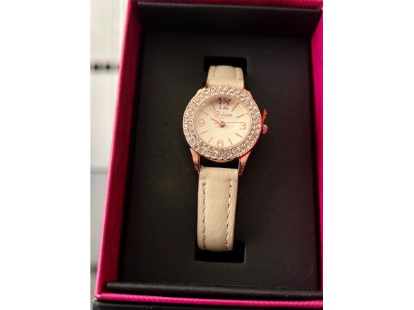 Moet weg zsm • Diverse Di Lusso Italy Design Horloges