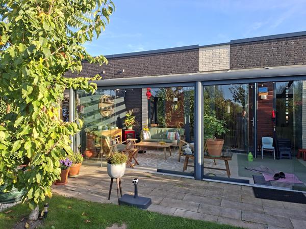Aangeboden tuinkamer 7x3 m2