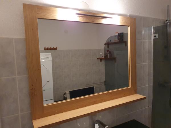 Keurig badkamermeubel + bijpassende spiegel met verlichting