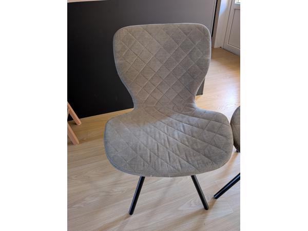 3 eetkamer stoelen gratis af te halen