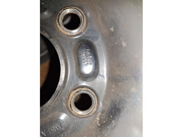 Set winterbanden op velg