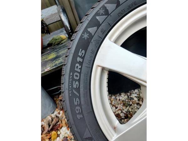 Te koop nieuwe winterbanden Ford Fiesta 195/50R15 steek 108