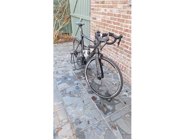 koersfiets zwart 5 jaar oud