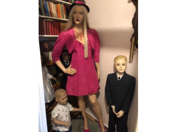 Echte Dames pop etalage