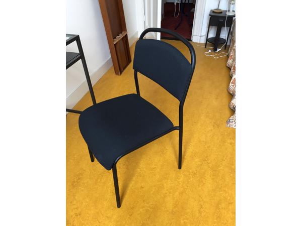 Laptoptafel en bijpassende stoel