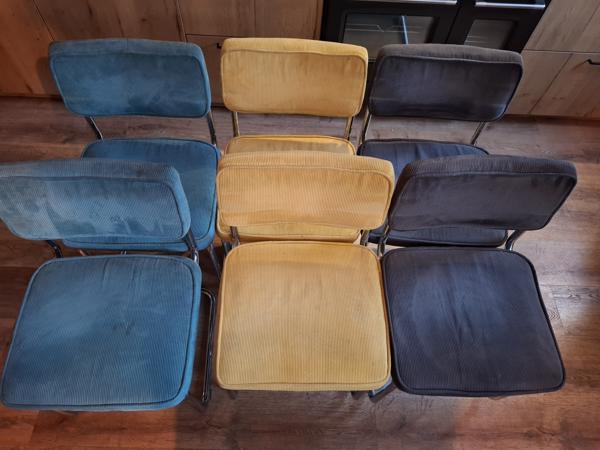 Gratis 6 eetkamer stoelen