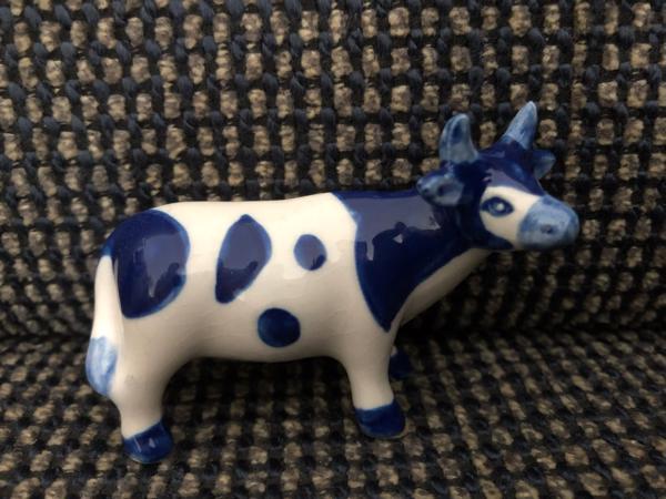 Beeldje Delft koe blauw wit 7 x 4,5 cm