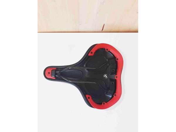 SHEN Cube Natural Fit Ponso zwart/rood fietszadel (nieuw)