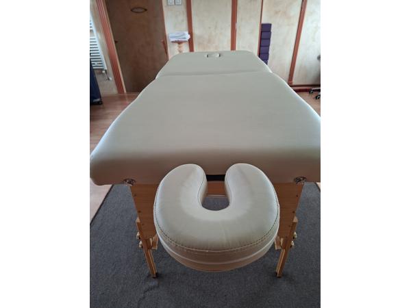 cremekleurige massagetafel 1,95 x 80cm