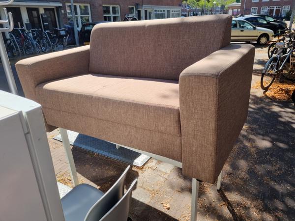 Kasten, bank, tafel allemaal gratis af te halen