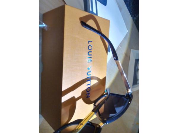 Louis Vuitton cat-eye zonnebril.