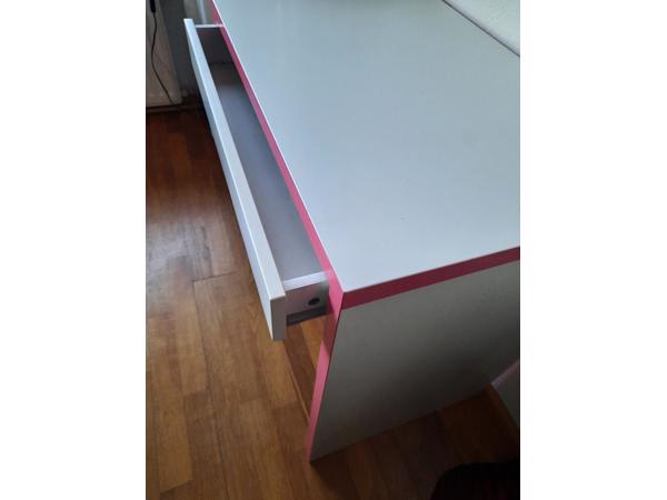 Bureautje Ikea voor kind