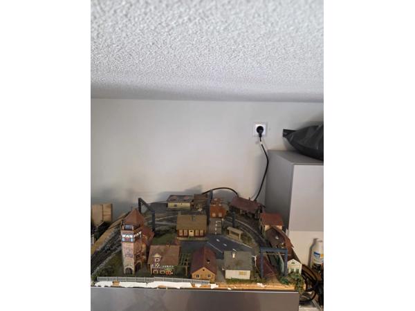 Treinbaan met steunen