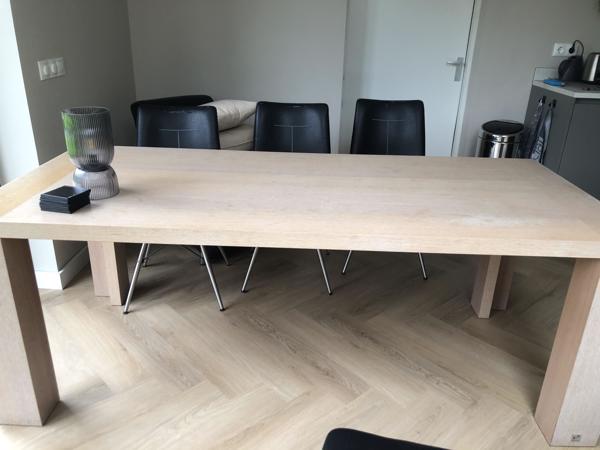 Stevige eettafel 205x 90 licht eiken