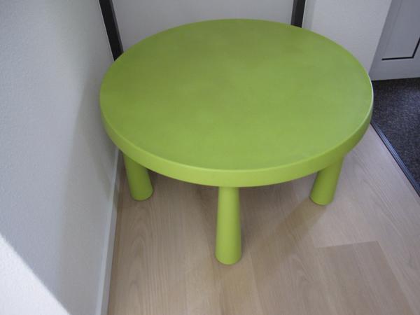 ronde lage tafel van kunststof