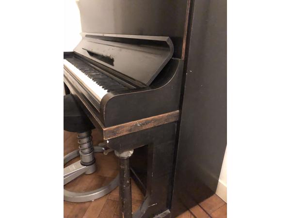 Zwarte Rönisch piano