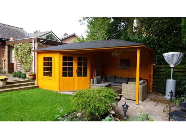 Blokhut 3055Z met overkapping