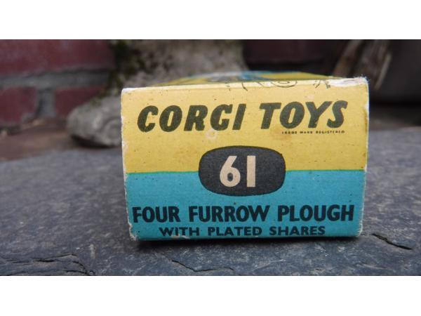 Corgi toy ploeg No 61 M