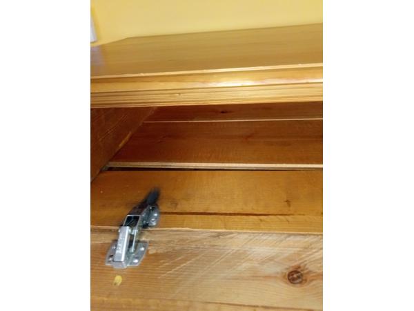 Grenen TV kast in goede staat