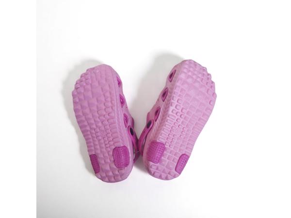 Crocs slipper schoen verticaal pink fuchsia met meisje 32