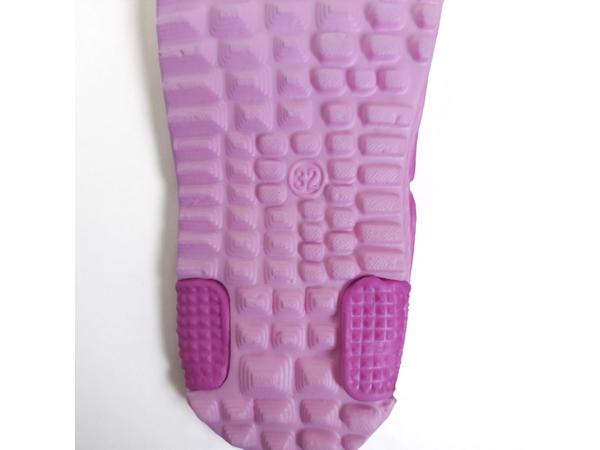 Crocs slipper schoen verticaal pink fuchsia met meisje 32