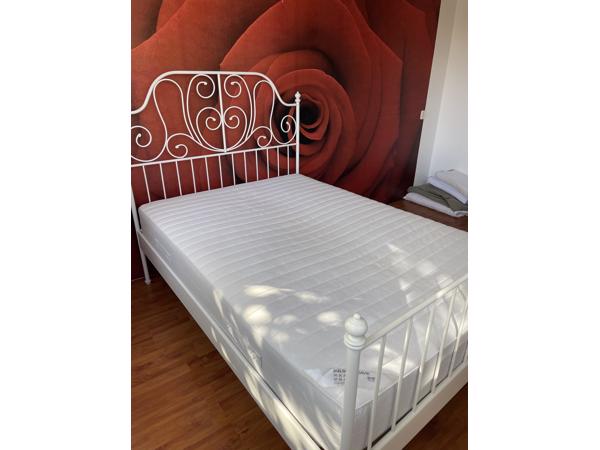 Metalen spijlen bed ikea