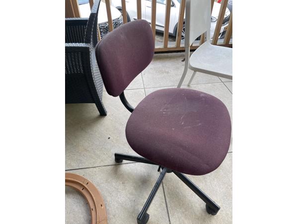 Dining chairs cushioned