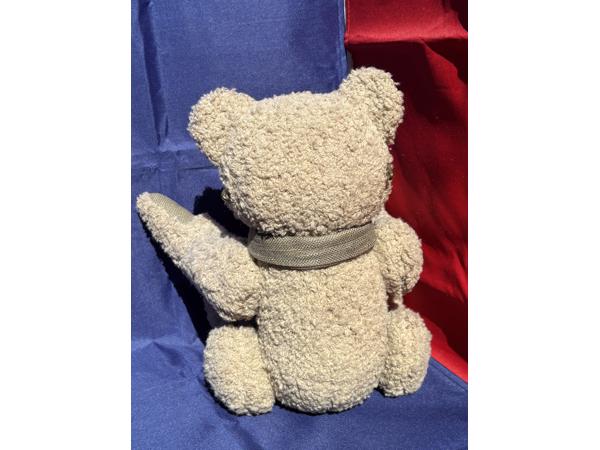 Beer knuffel met metalen bril en stropdas