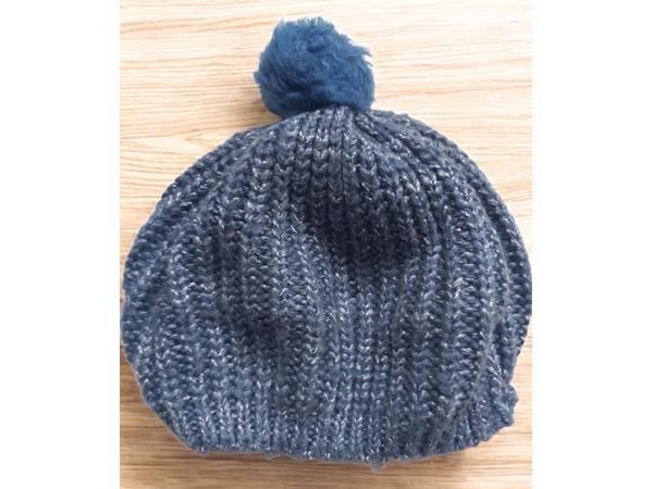 gebreide muts / baret blauw