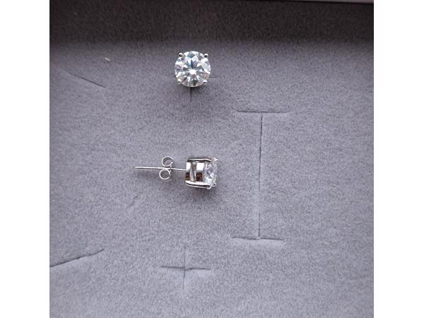Moissanite oorbel 1.0CT