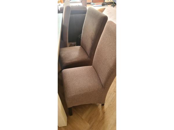 Eettafel en 6 eetkamerstoelen