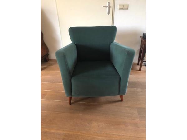 Groene fauteuil van alcantara-stof