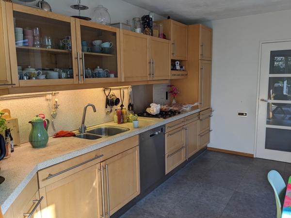 Gebruikte keuken, 4m20 lang, terrazzo werkblad