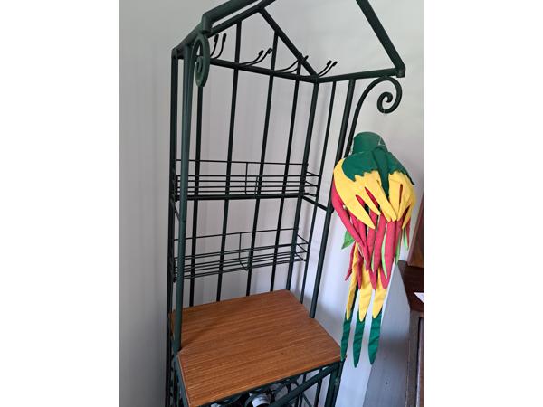 Wijnrek voor 32 flessen en plateau voor karaffen