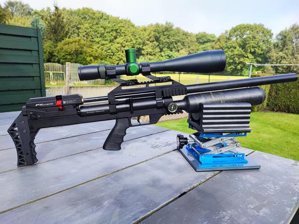 FX MAVERICK SNIPER cal .25 - zeer weinig gebruikt