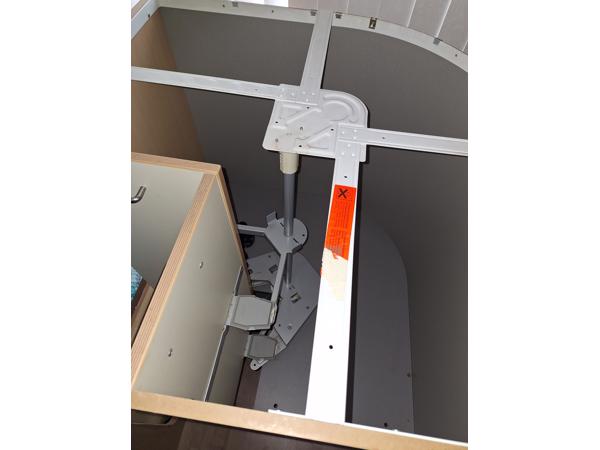 2x hoekkast incl. draaiplateaus