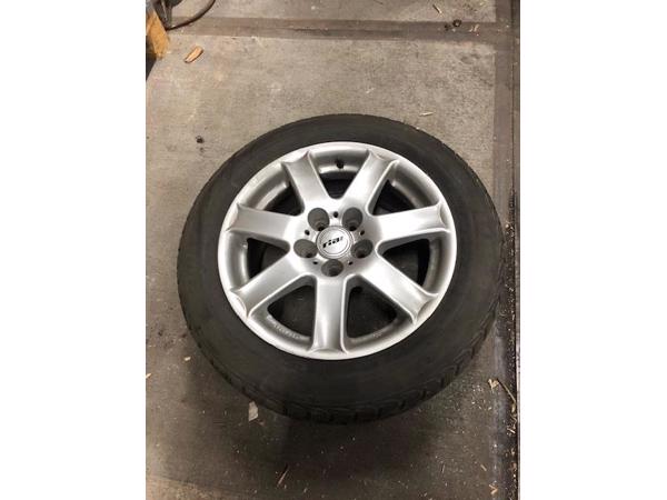 Volvo V70  aluminium Rial velgen met winterbanden
