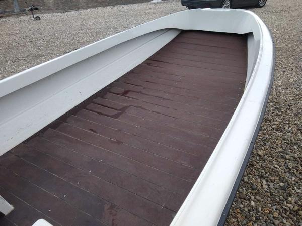 Polyester Boot Met 4pk Buitenboordmotor