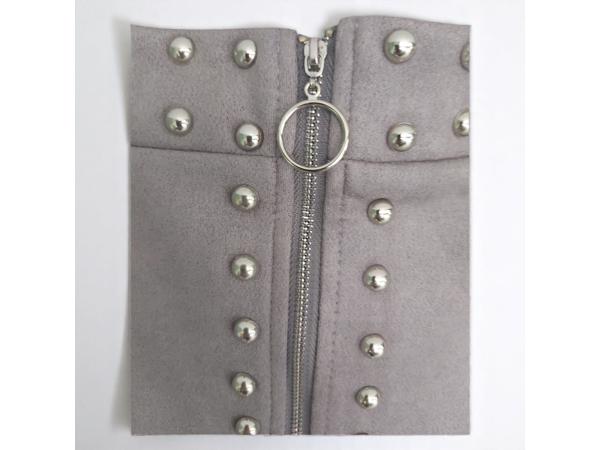 Suede zachte rok grijs met zilveren studs L