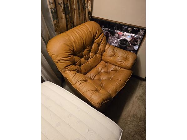 Bankstel driezits en twee stoelen