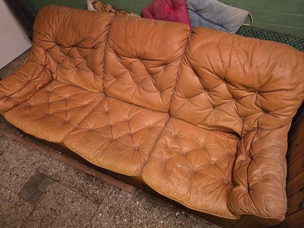 Bankstel driezits en twee stoelen