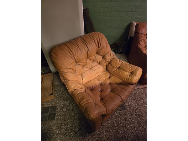 Bankstel driezits en twee stoelen