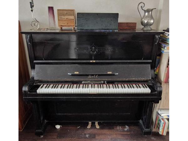 Antieke Piano - Gratis af te halen