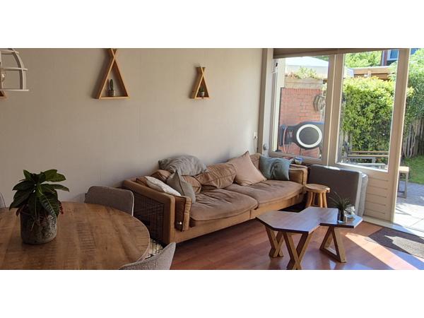 4-zits bank van 90x280x84 cm (hxbxd)