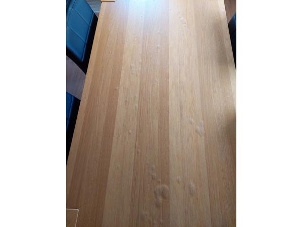 Eettafel en 4 stoelen (mag ook apart)