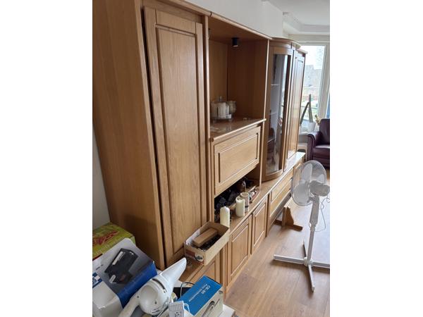 Mooi licht eiken wandmeubel