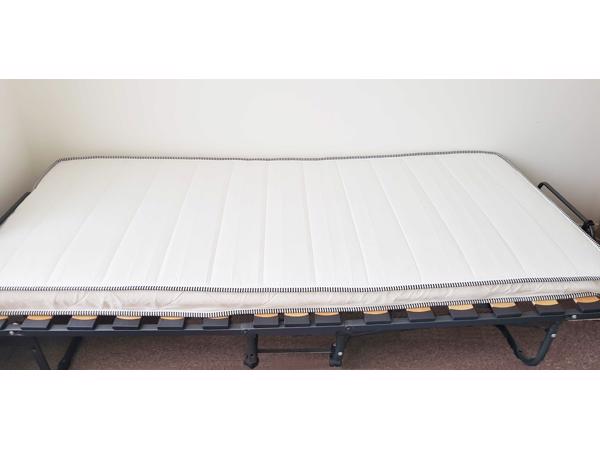 Logeerbed Malpe 90x200 cm nog geen 3 jaar oud nooit gebruikt